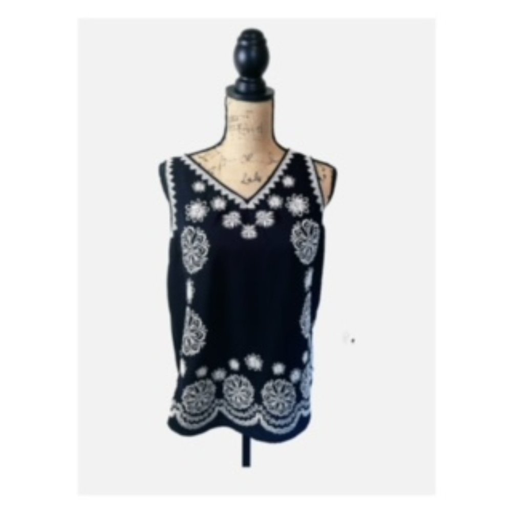 THML Black and White Short sleeve Embroidered V neck blouse.